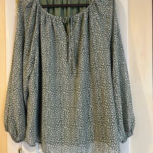 BeautifulGreen Patterned Women's Blouse size XXL lightly worn